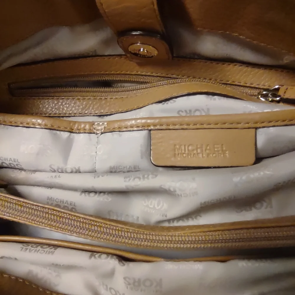 Michael kors handbag - Picture 7 of 8
